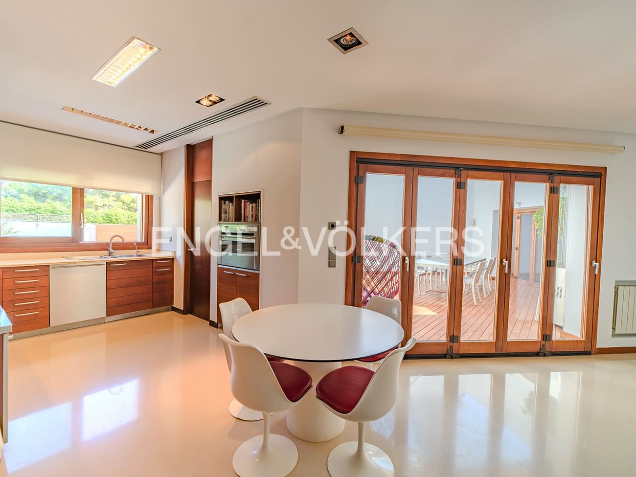 Villa til salg i Elche / Elx med swimmingpool garage - € 1.200.000 (Ref: 9314243)