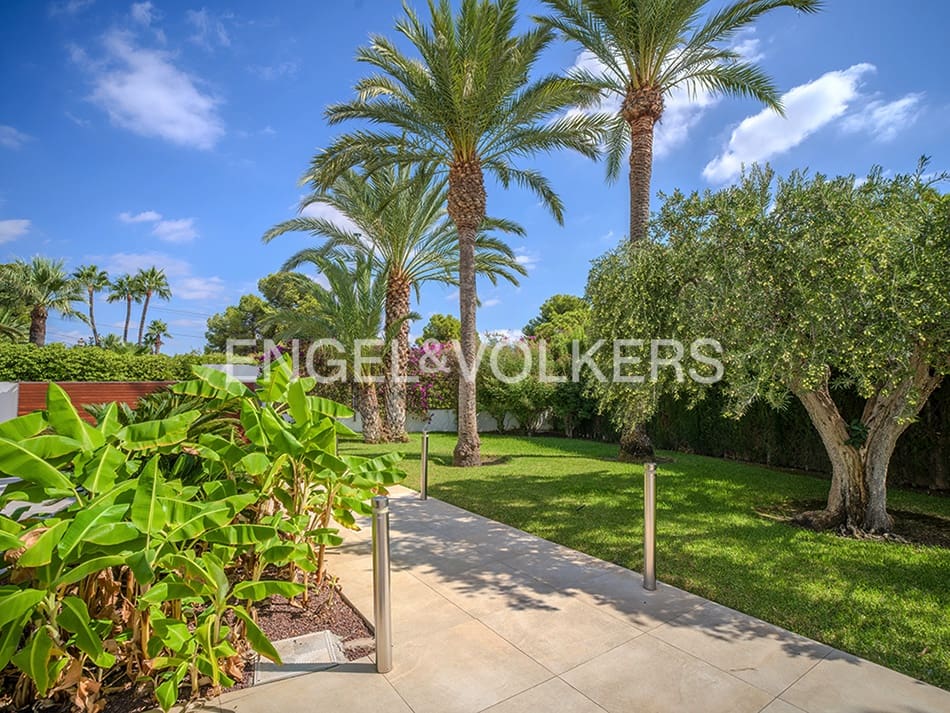 Villa til salg i Elche / Elx med swimmingpool garage - € 1.200.000 (Ref: 9314243)