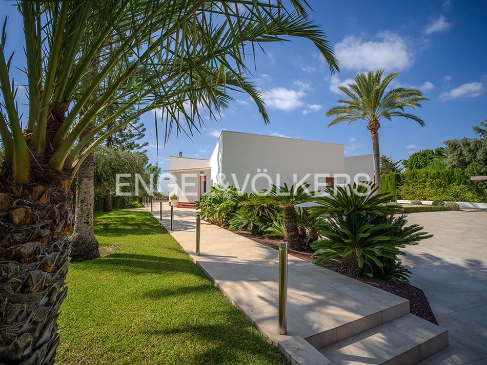 Villa til salg i Elche / Elx med swimmingpool garage - € 1.200.000 (Ref: 9314243)