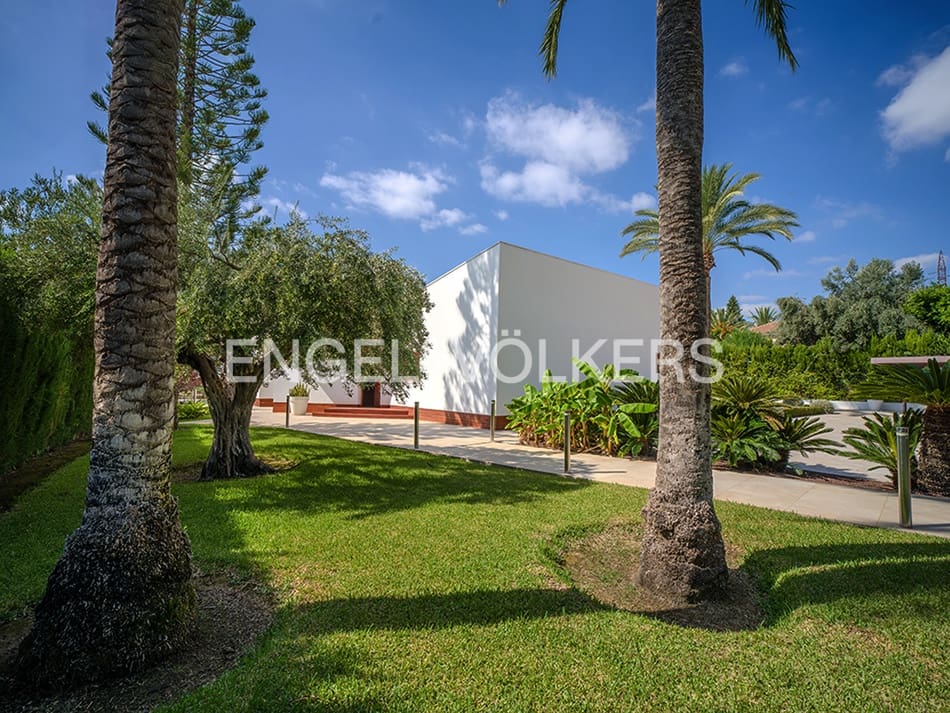 Villa til salg i Elche / Elx med swimmingpool garage - € 1.200.000 (Ref: 9314243)