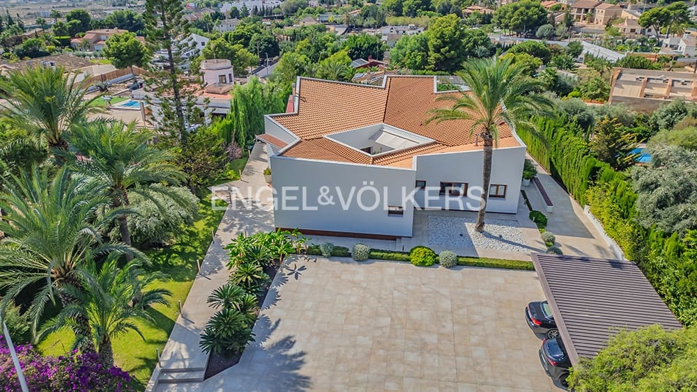 Villa til salg i Elche / Elx med swimmingpool garage - € 1.200.000 (Ref: 9314243)