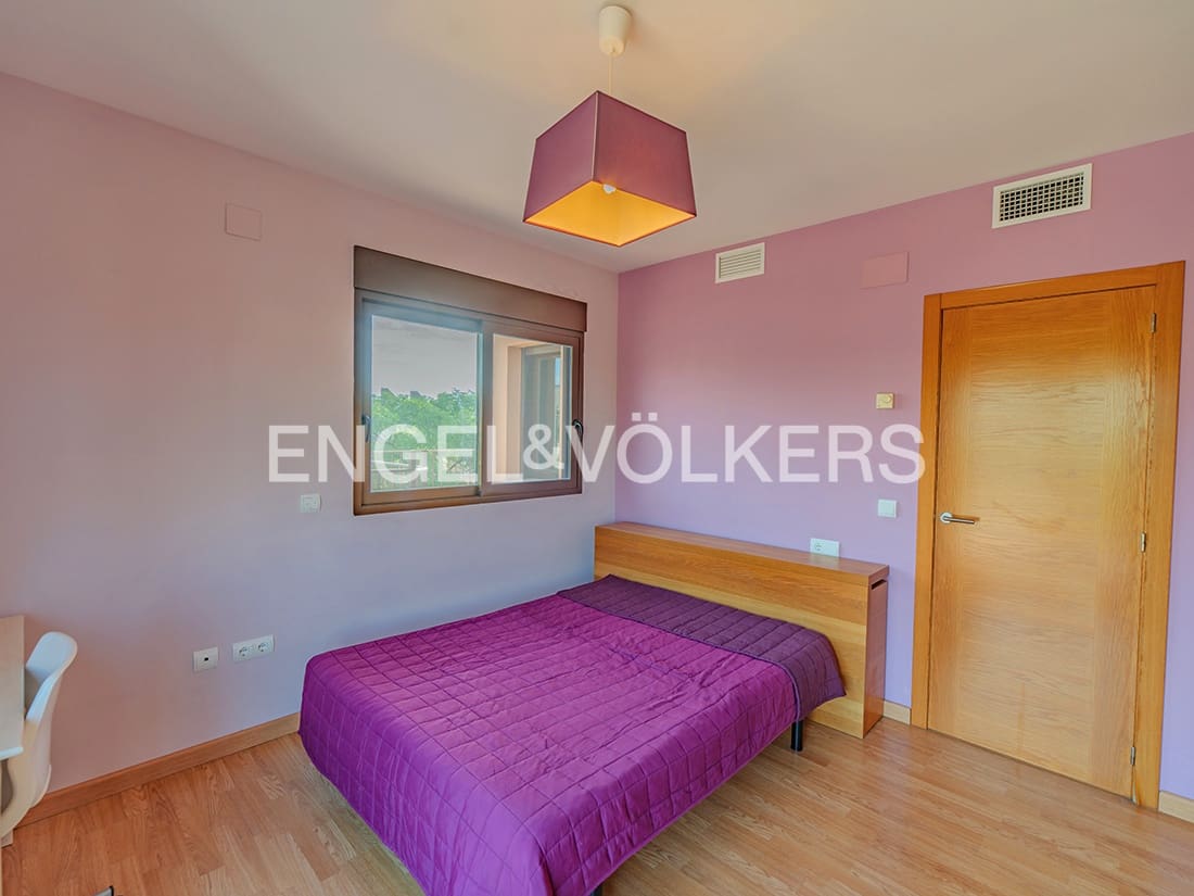 4 bedroom Villa for sale in El Campello with pool garage - € 1,250,000 (Ref: 9314445)