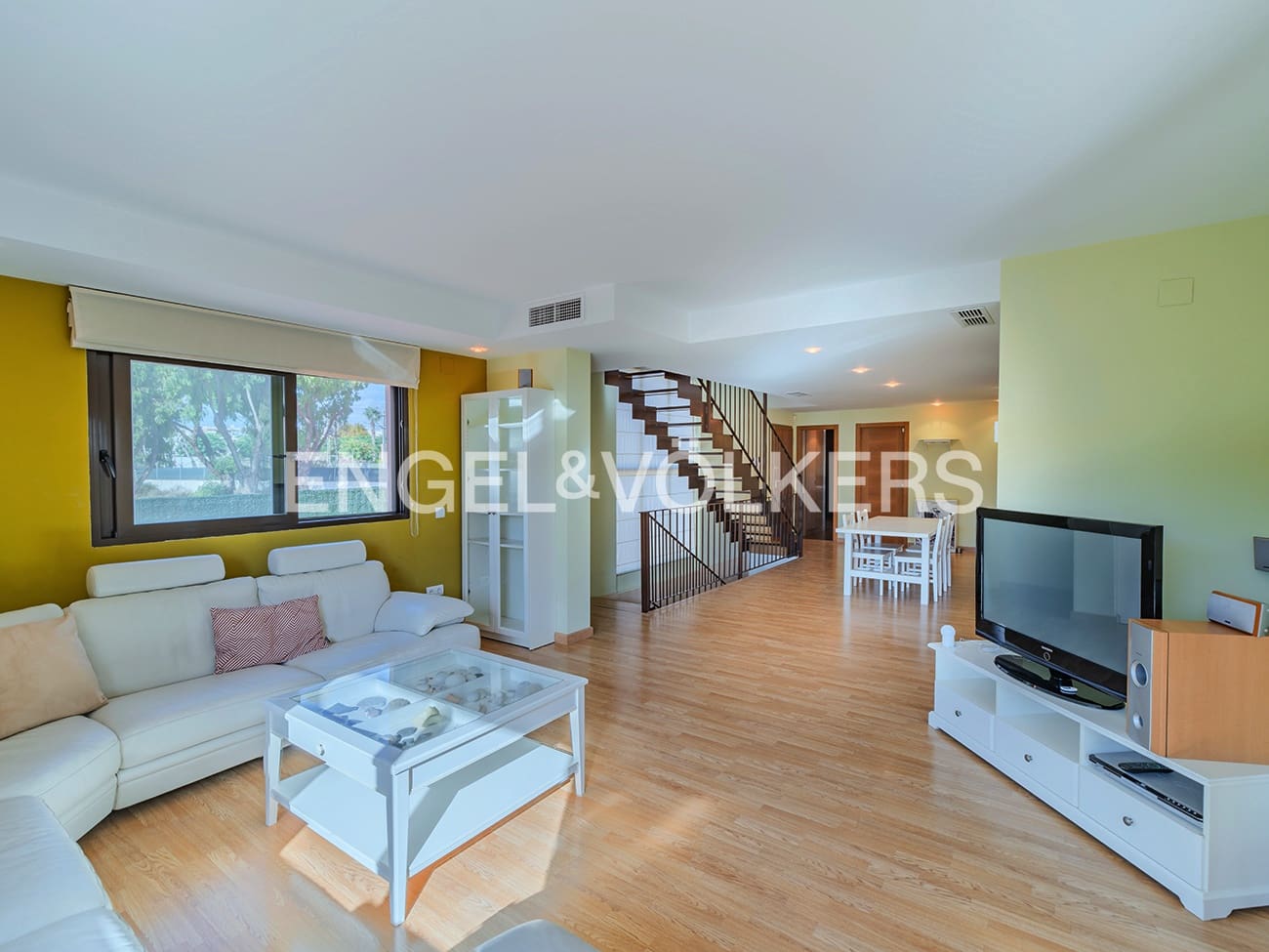 4 bedroom Villa for sale in El Campello with pool garage - € 1,250,000 (Ref: 9314445)