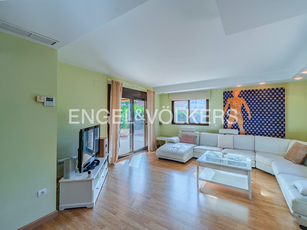 4 bedroom Villa for sale in El Campello with pool garage - € 1,250,000 (Ref: 9314445)