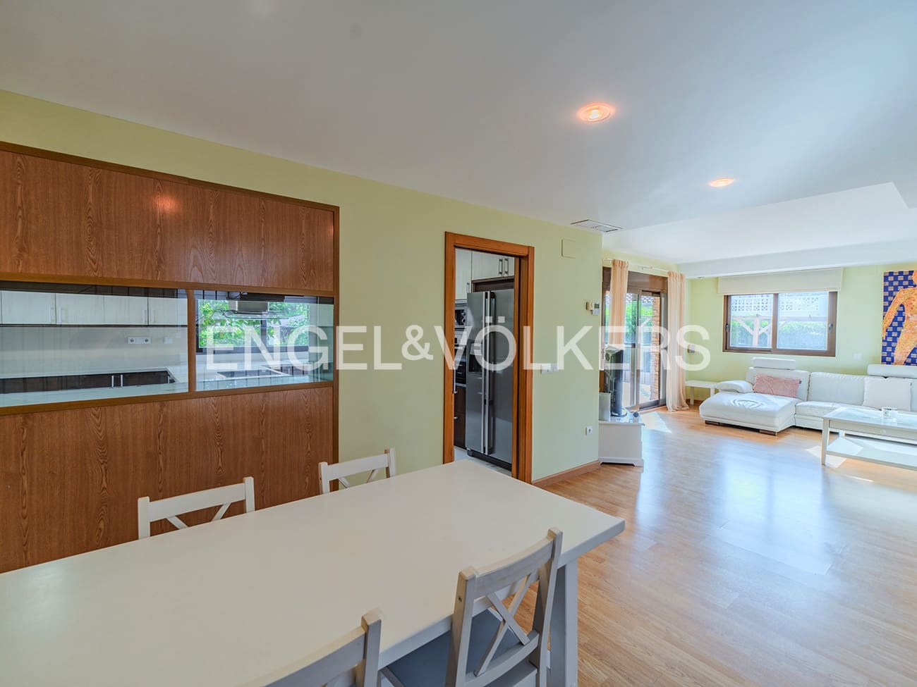 4 bedroom Villa for sale in El Campello with pool garage - € 1,250,000 (Ref: 9314445)