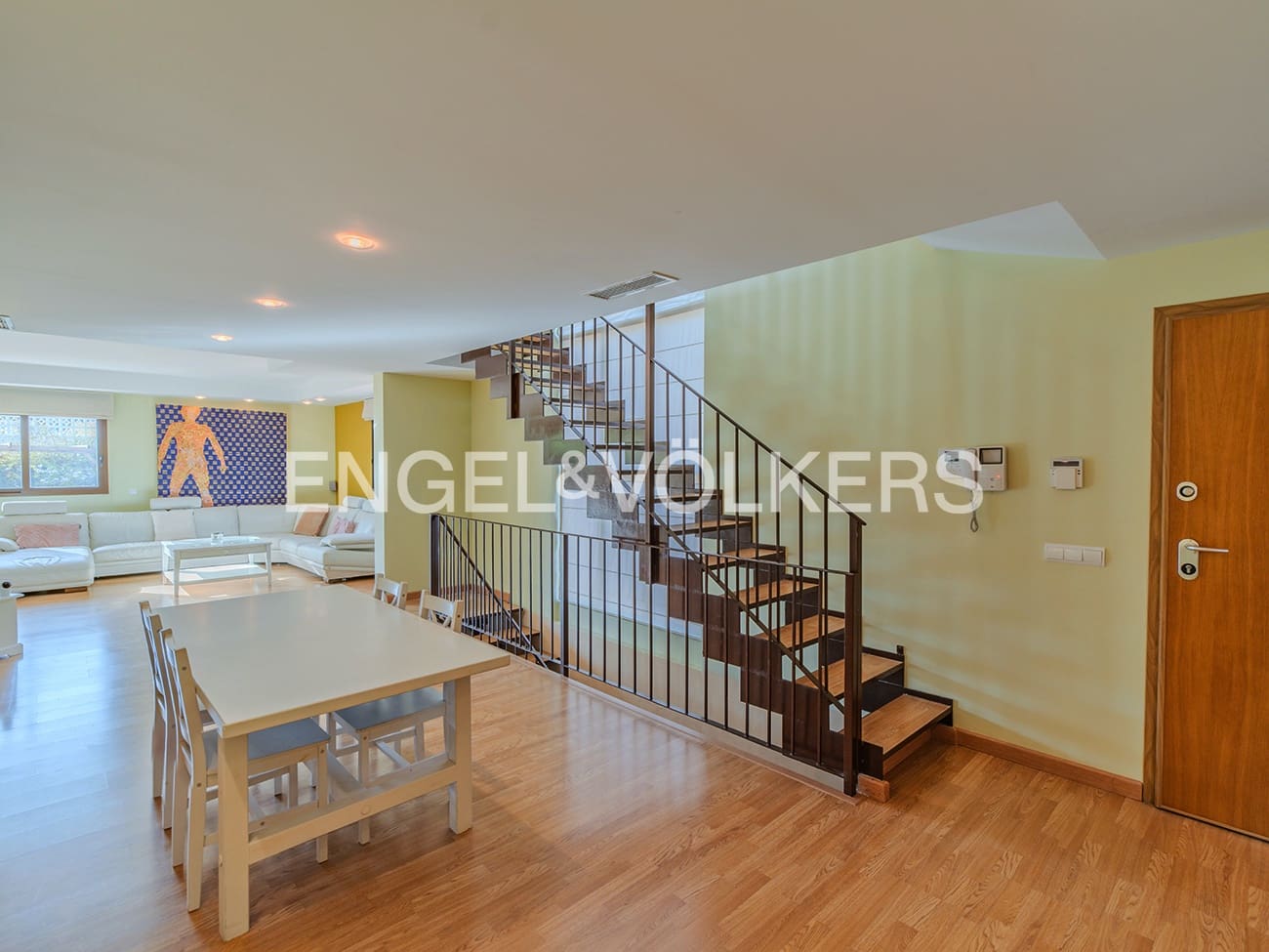 4 bedroom Villa for sale in El Campello with pool garage - € 1,250,000 (Ref: 9314445)