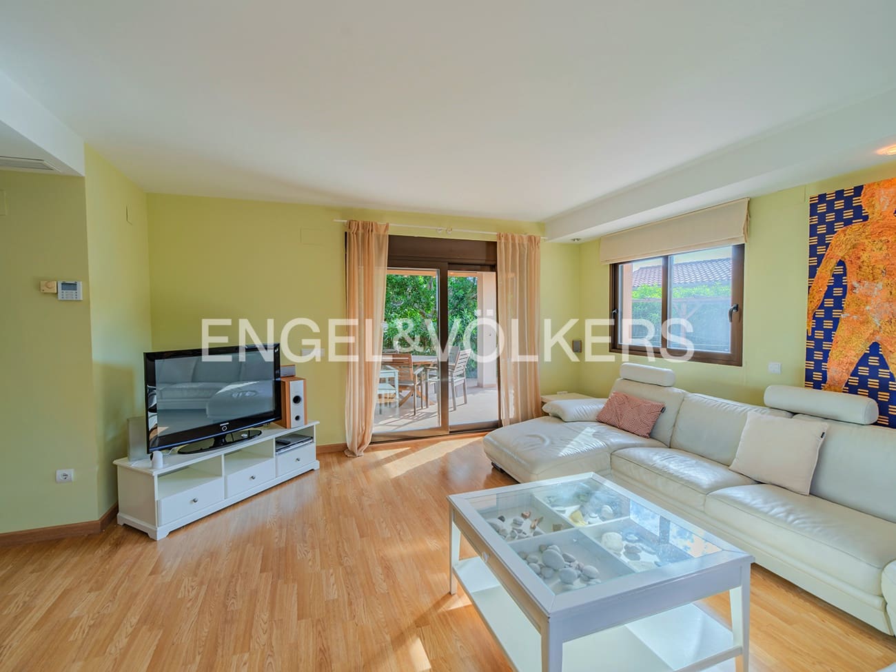 4 bedroom Villa for sale in El Campello with pool garage - € 1,250,000 (Ref: 9314445)