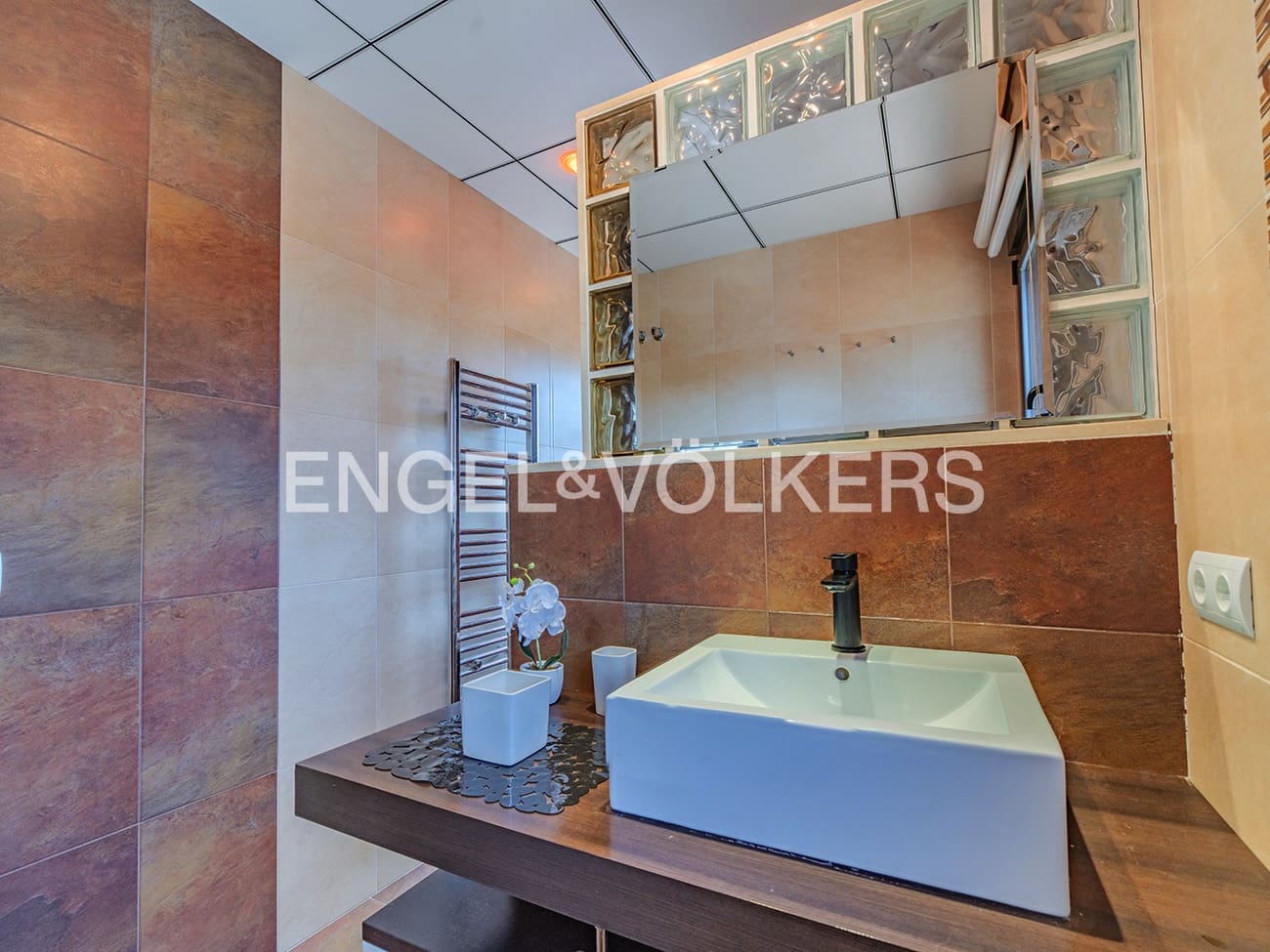 4 bedroom Villa for sale in El Campello with pool garage - € 1,250,000 (Ref: 9314445)