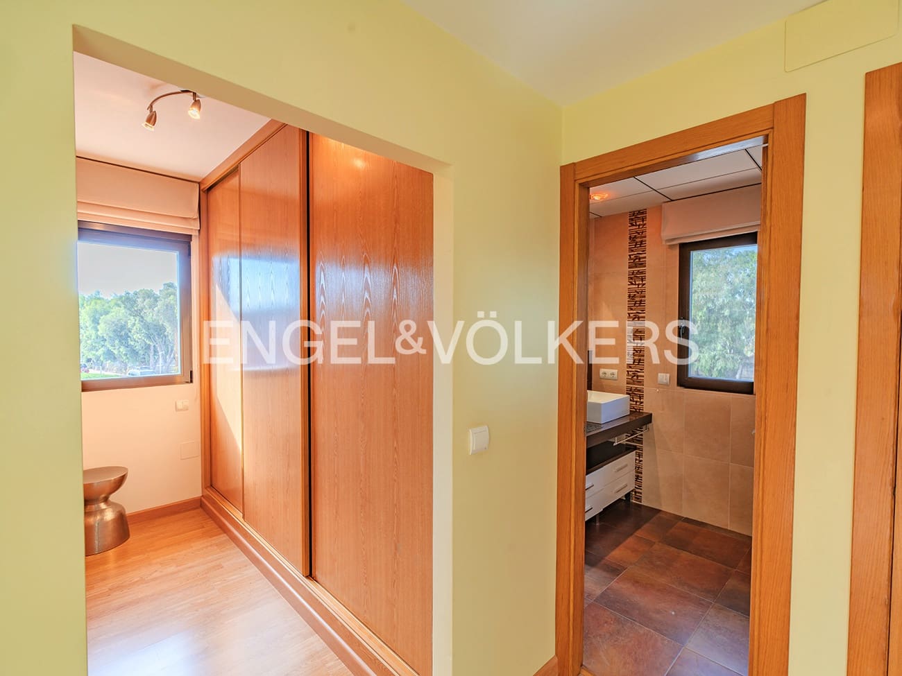 4 bedroom Villa for sale in El Campello with pool garage - € 1,250,000 (Ref: 9314445)