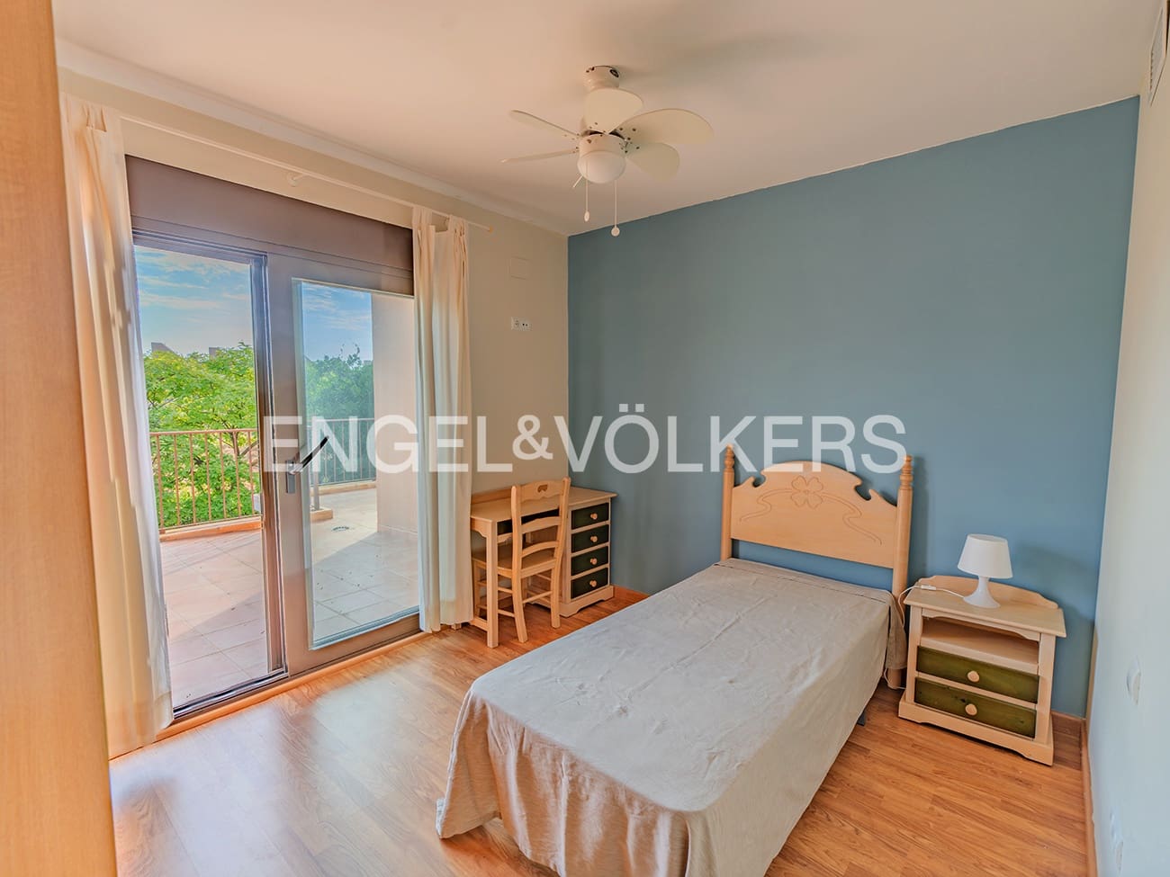 4 bedroom Villa for sale in El Campello with pool garage - € 1,250,000 (Ref: 9314445)