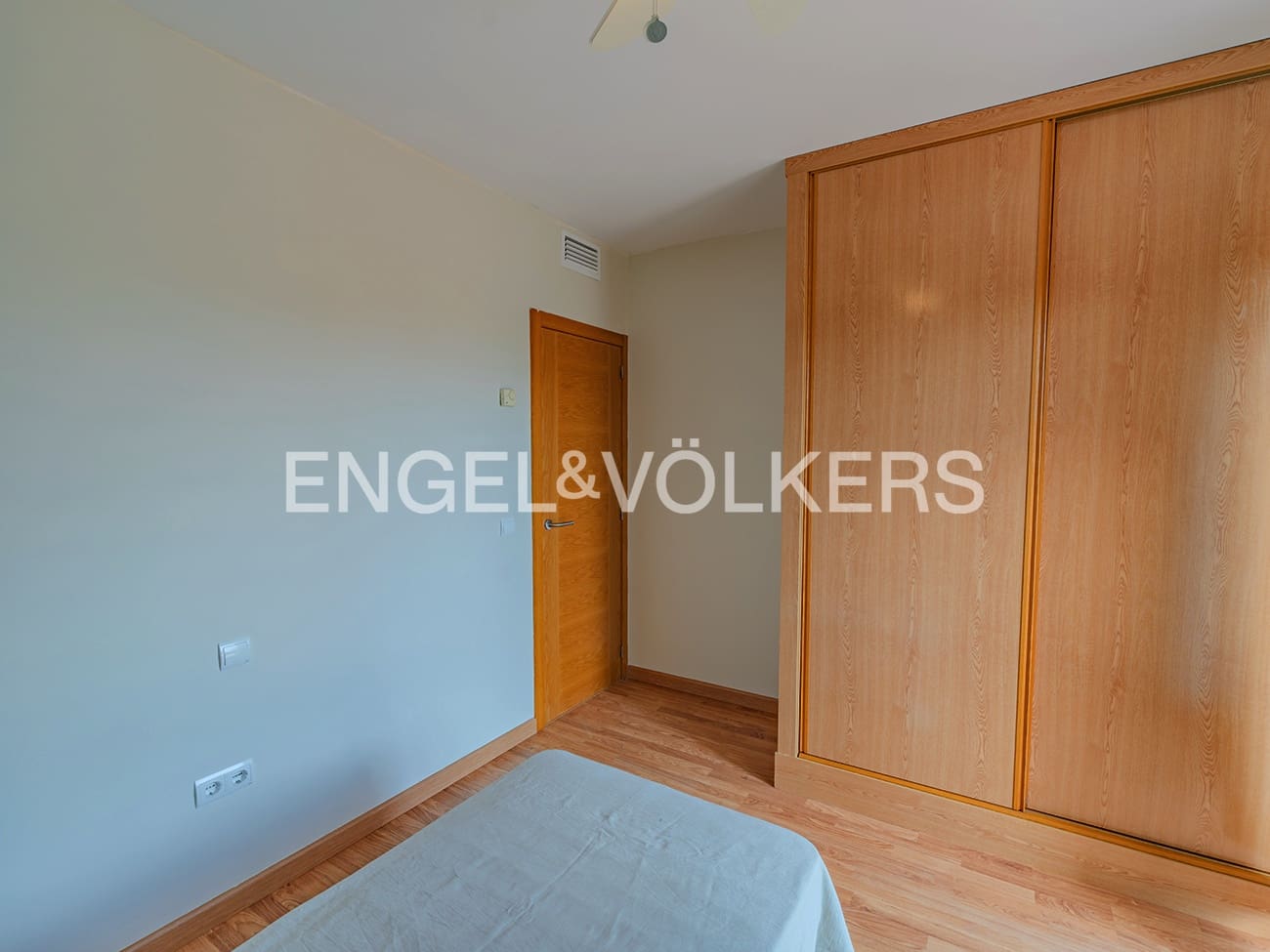 4 bedroom Villa for sale in El Campello with pool garage - € 1,250,000 (Ref: 9314445)