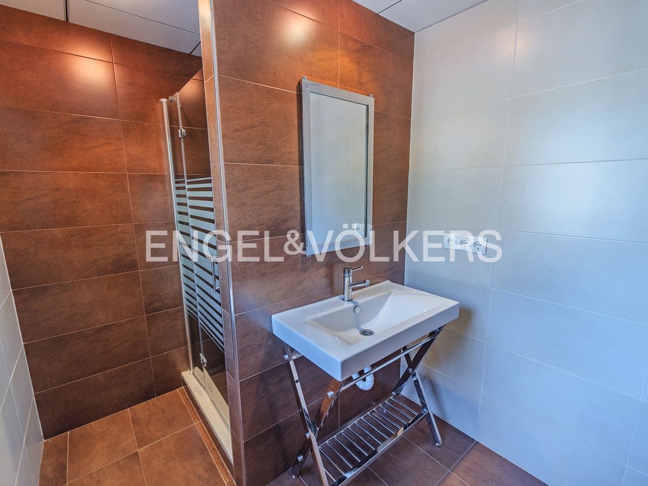 4 bedroom Villa for sale in El Campello with pool garage - € 1,250,000 (Ref: 9314445)