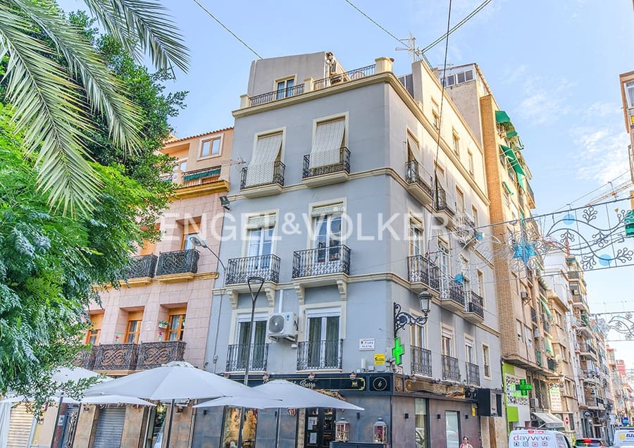 Leilighet til salgs i Alicante by - € 450 000 (Ref: 9318082)