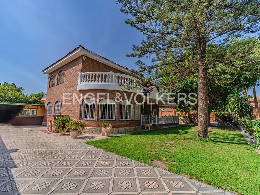 3 bedroom Villa for sale in Muchamiel / Mutxamel with pool garage - € 630,000 (Ref: 9325413)