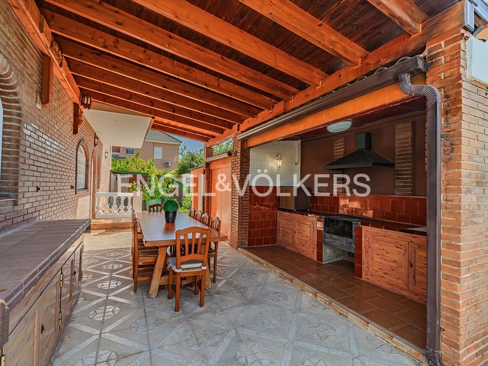 3 bedroom Villa for sale in Muchamiel / Mutxamel with pool garage - € 630,000 (Ref: 9325413)