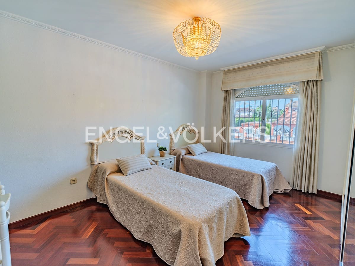 3 bedroom Villa for sale in Muchamiel / Mutxamel with pool garage - € 630,000 (Ref: 9325413)