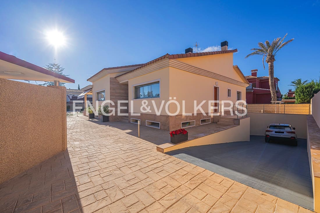 4 chambre Villa/Maison à vendre à San Juan de Alicante / Sant Joan d'Alacant avec piscine garage - 1 095 000 € (Ref: 9345199)