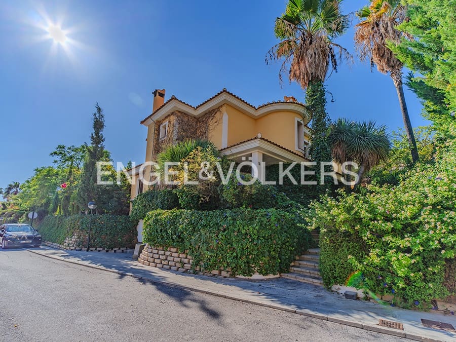 7 makuuhuone Huvila myytävänä paikassa Muchamiel / Mutxamel mukana uima-altaan 
autotalli - 515 000 € (Ref: 9349817)