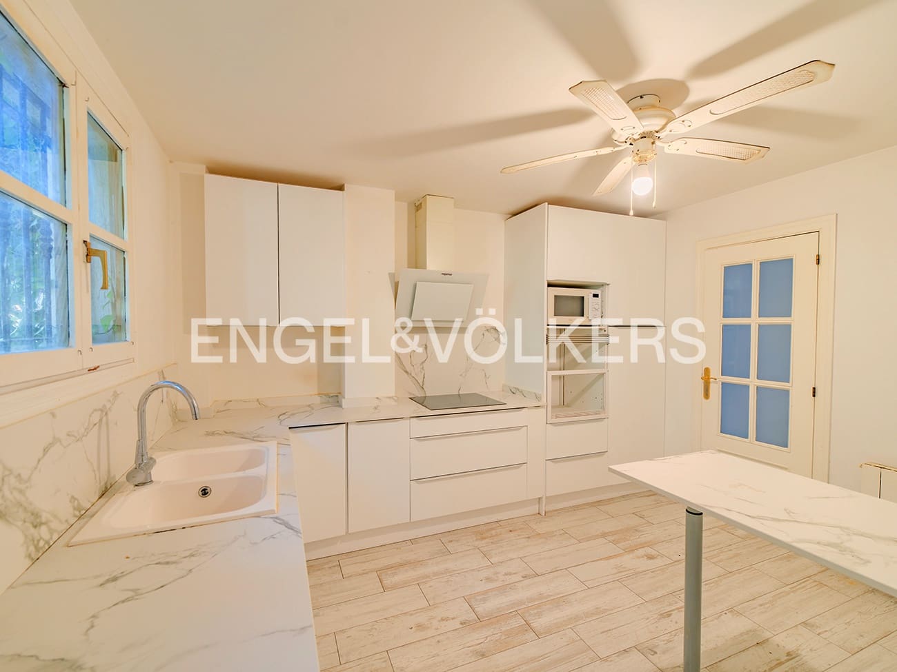 7 makuuhuone Huvila myytävänä paikassa Muchamiel / Mutxamel mukana uima-altaan 
autotalli - 515 000 € (Ref: 9349817)