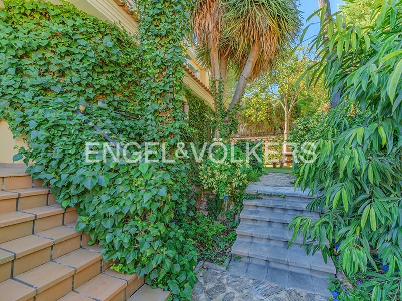 7 makuuhuone Huvila myytävänä paikassa Muchamiel / Mutxamel mukana uima-altaan 
autotalli - 515 000 € (Ref: 9349817)