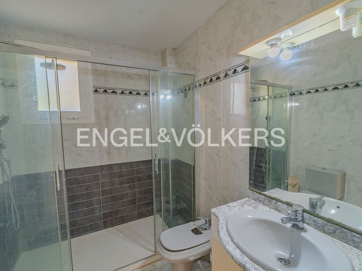 7 makuuhuone Huvila myytävänä paikassa Muchamiel / Mutxamel mukana uima-altaan 
autotalli - 515 000 € (Ref: 9349817)