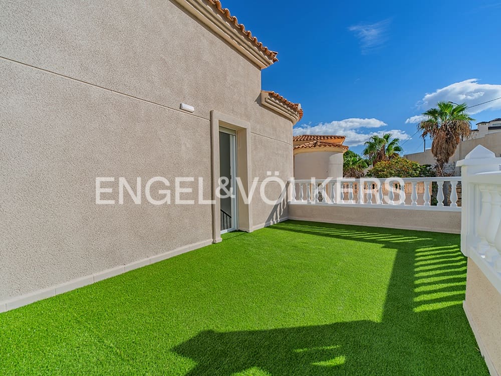3 sovrum Villa till salu i El Campello med garage - 550 000 € (Ref: 9349946)