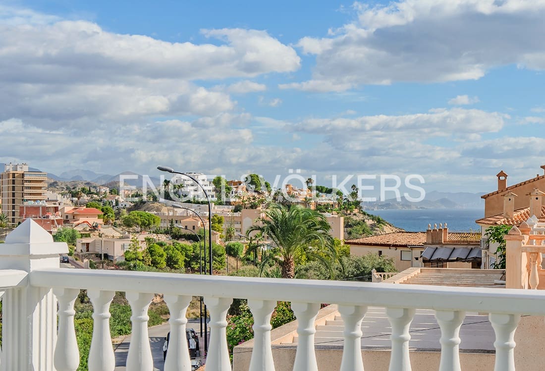 3 sovrum Villa till salu i El Campello med garage - 550 000 € (Ref: 9349946)