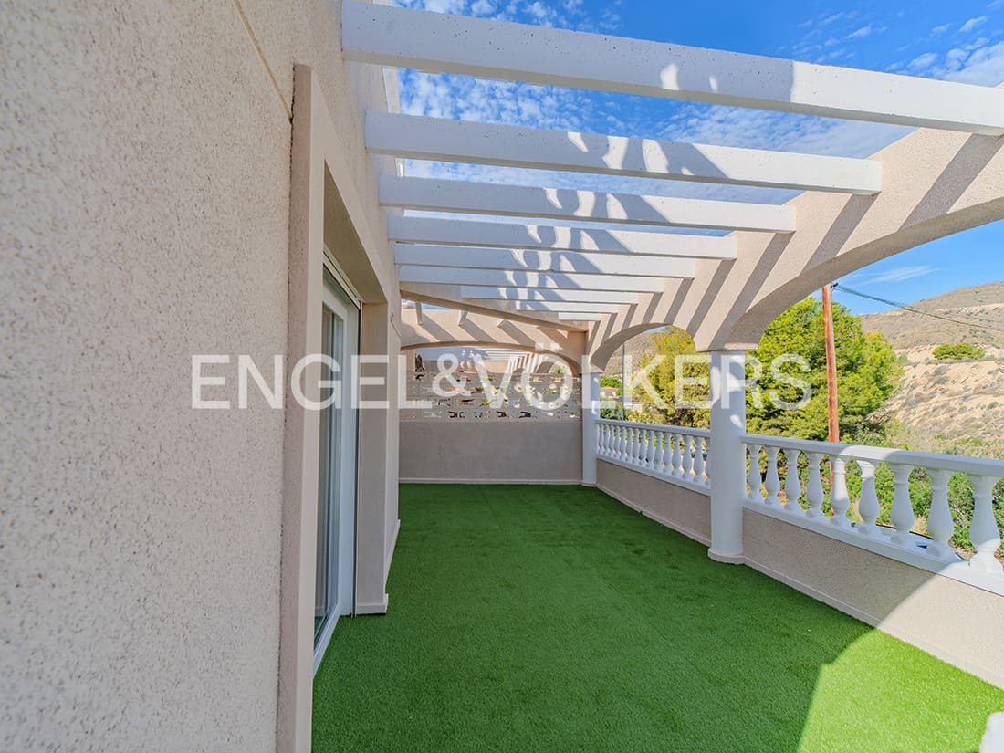 3 sovrum Villa till salu i El Campello med garage - 550 000 € (Ref: 9349946)