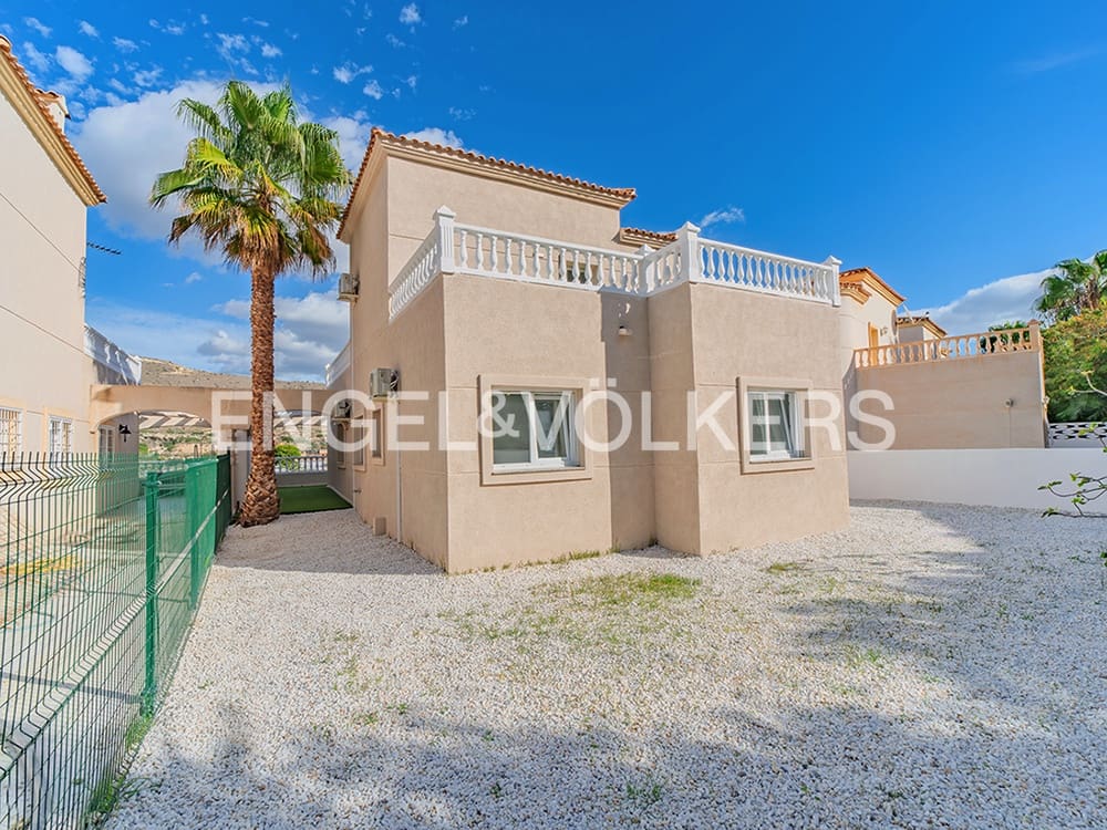 3 sovrum Villa till salu i El Campello med garage - 550 000 € (Ref: 9349946)