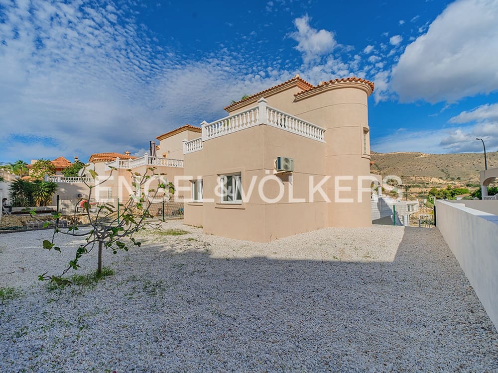 3 sovrum Villa till salu i El Campello med garage - 550 000 € (Ref: 9349946)