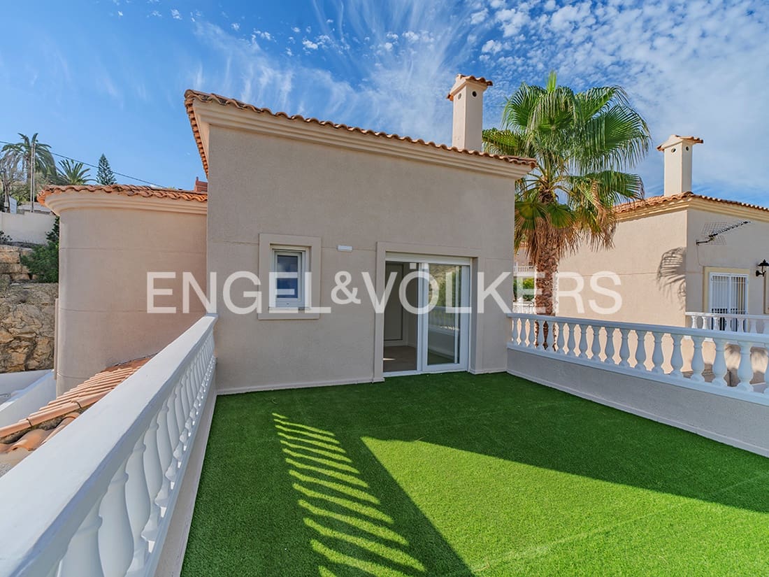 3 sovrum Villa till salu i El Campello med garage - 550 000 € (Ref: 9349946)