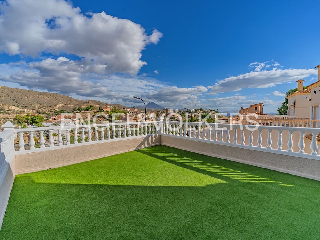 3 sovrum Villa till salu i El Campello med garage - 550 000 € (Ref: 9349946)