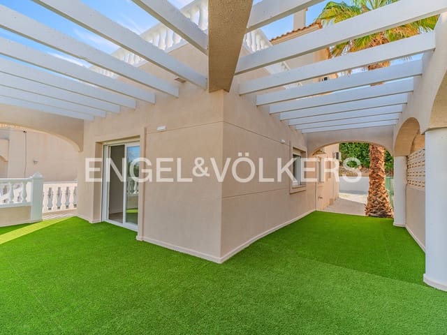 3 bedroom Villa for sale in El Campello with garage - € 550,000 (Ref: 9349946)