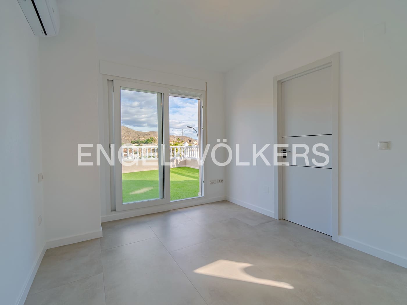 3 sovrum Villa till salu i El Campello med garage - 550 000 € (Ref: 9349946)