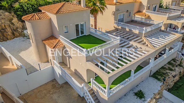 3 bedroom Villa for sale in El Campello with garage - € 550,000 (Ref: 9349946)