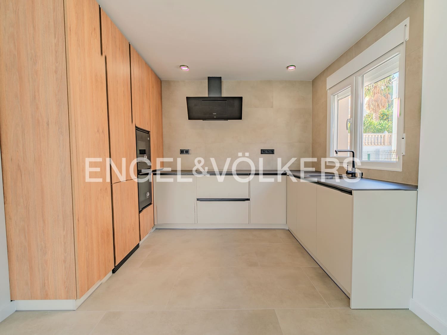 3 sovrum Villa till salu i El Campello med garage - 550 000 € (Ref: 9349946)