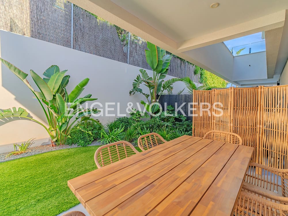 4 makuuhuone Paritalo myytävänä paikassa San Juan de Alicante / Sant Joan d'Alacant mukana uima-altaan 
autotalli - 875 000 € (Ref: 9354199)