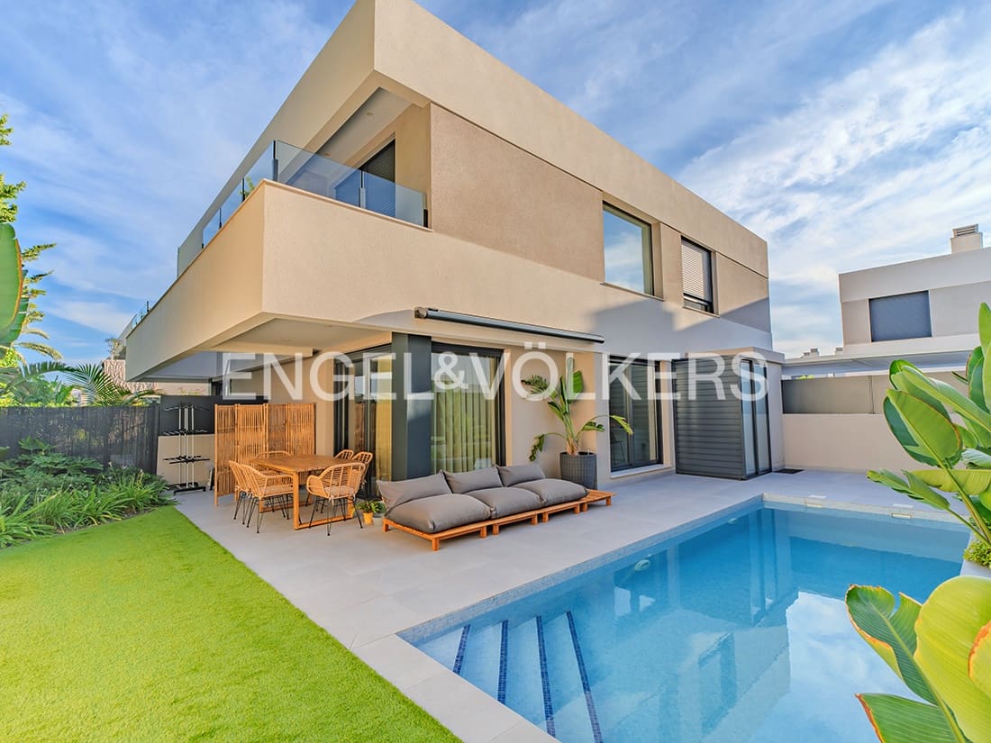 4 makuuhuone Paritalo myytävänä paikassa San Juan de Alicante / Sant Joan d'Alacant mukana uima-altaan 
autotalli - 875 000 € (Ref: 9354199)