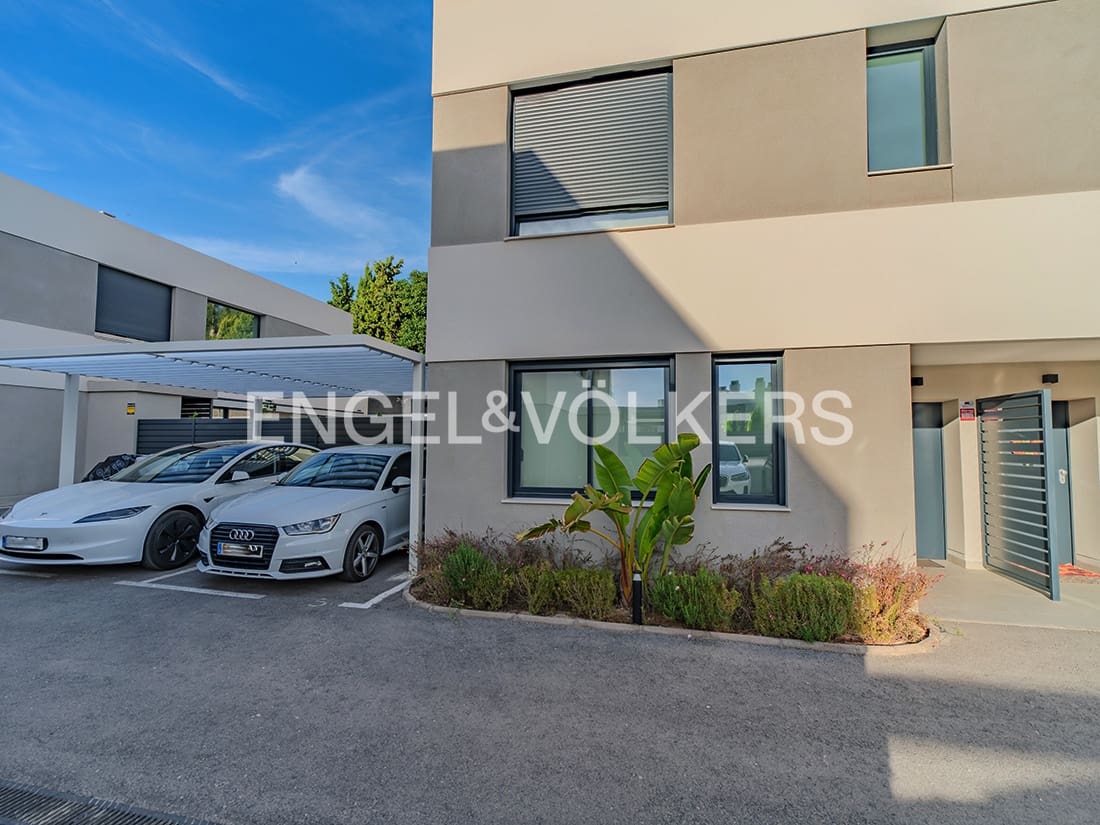 4 makuuhuone Paritalo myytävänä paikassa San Juan de Alicante / Sant Joan d'Alacant mukana uima-altaan 
autotalli - 875 000 € (Ref: 9354199)