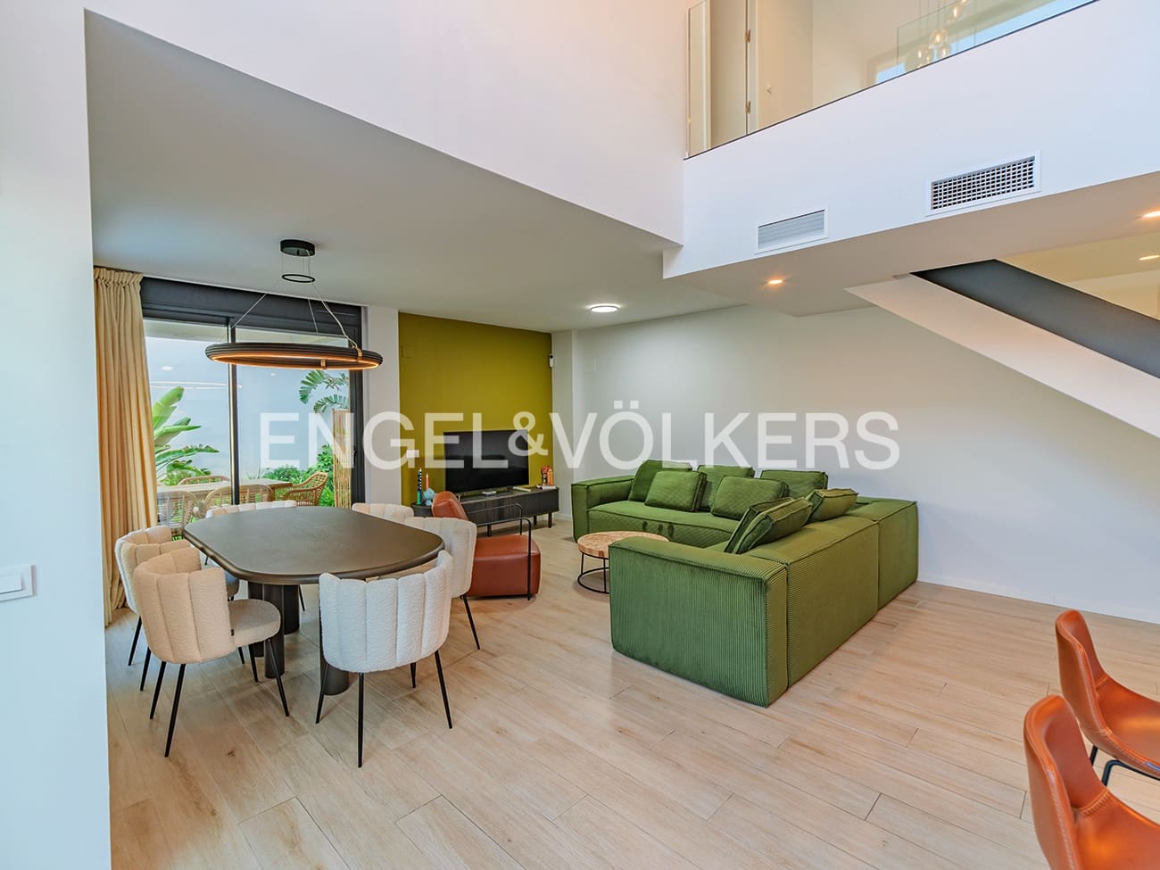 4 makuuhuone Paritalo myytävänä paikassa San Juan de Alicante / Sant Joan d'Alacant mukana uima-altaan 
autotalli - 875 000 € (Ref: 9354199)