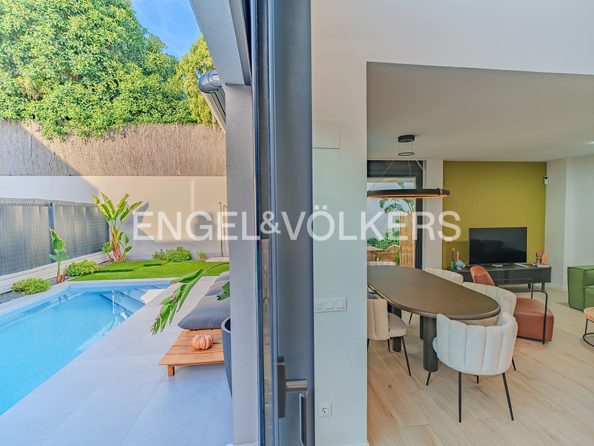 4 makuuhuone Paritalo myytävänä paikassa San Juan de Alicante / Sant Joan d'Alacant mukana uima-altaan 
autotalli - 875 000 € (Ref: 9354199)