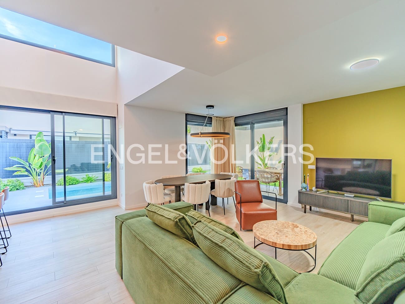 4 makuuhuone Paritalo myytävänä paikassa San Juan de Alicante / Sant Joan d'Alacant mukana uima-altaan 
autotalli - 875 000 € (Ref: 9354199)