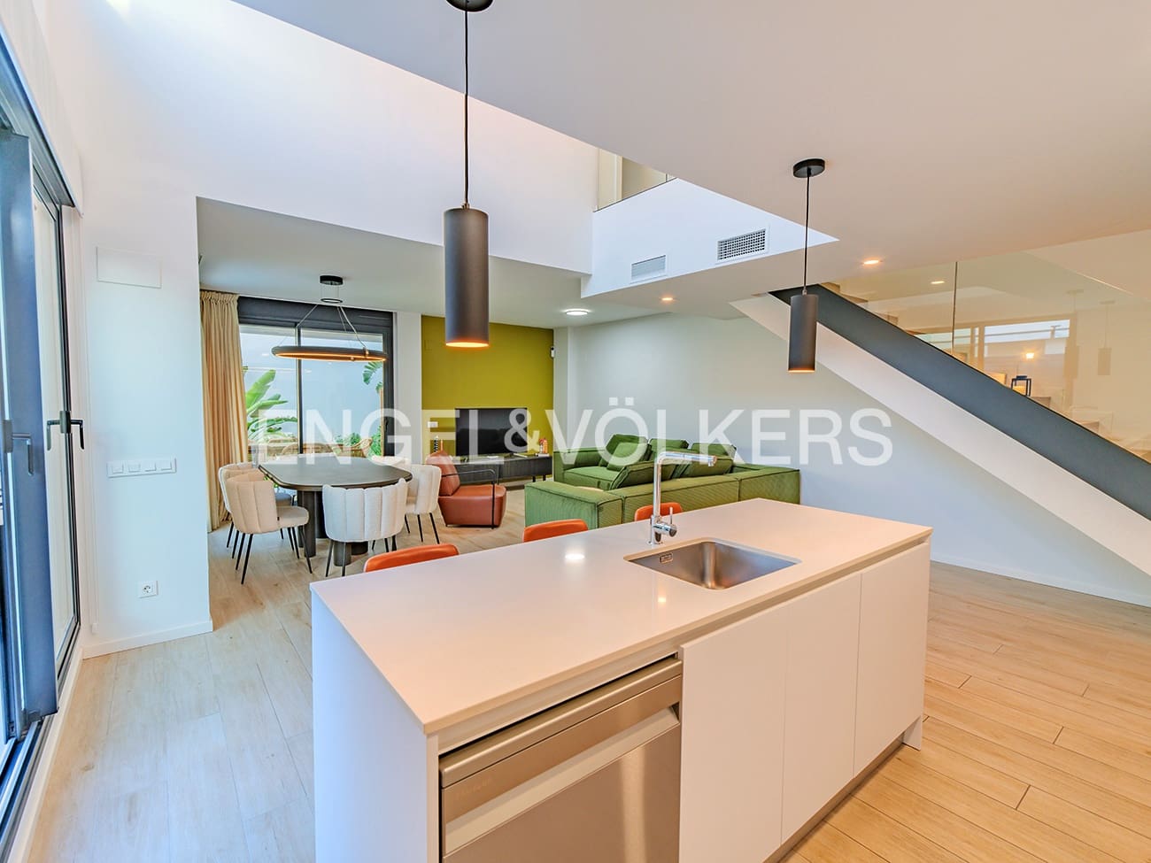 4 makuuhuone Paritalo myytävänä paikassa San Juan de Alicante / Sant Joan d'Alacant mukana uima-altaan 
autotalli - 875 000 € (Ref: 9354199)