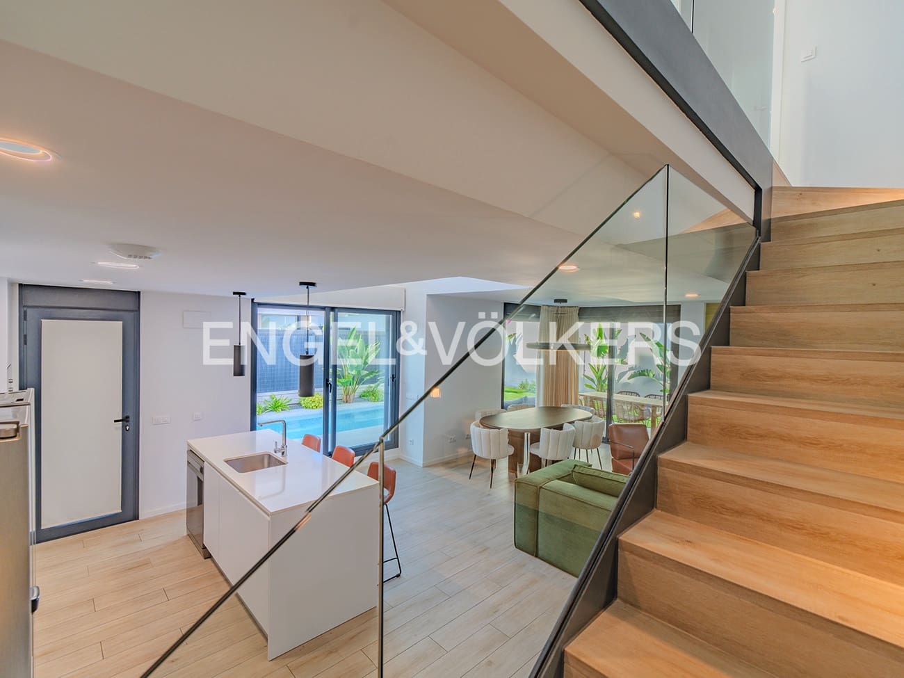 4 makuuhuone Paritalo myytävänä paikassa San Juan de Alicante / Sant Joan d'Alacant mukana uima-altaan 
autotalli - 875 000 € (Ref: 9354199)