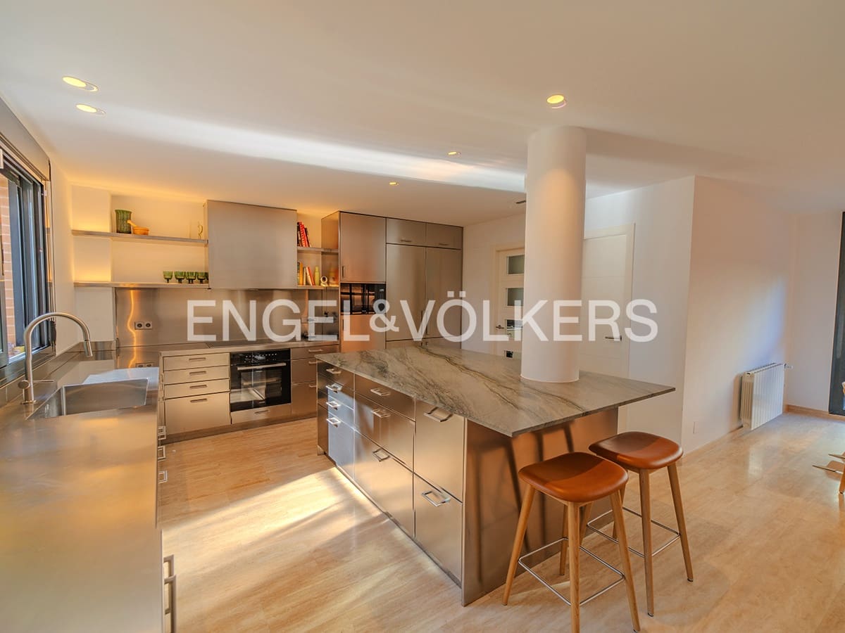 6 sypialnia Willa na sprzedaż w Miasto Alicante / Alacant z basenem garażem - 1 395 000 € (Ref: 9354495)