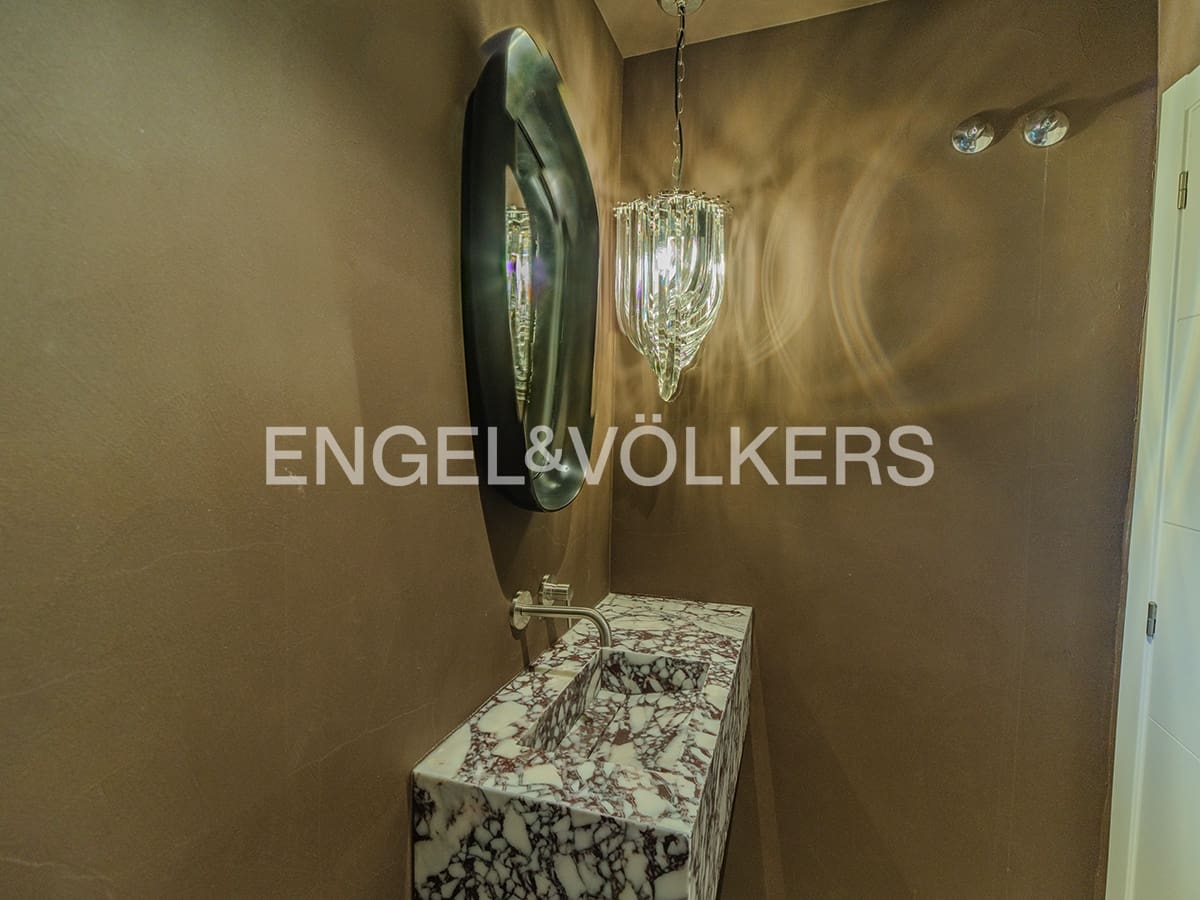 6 sypialnia Willa na sprzedaż w Miasto Alicante / Alacant z basenem garażem - 1 395 000 € (Ref: 9354495)