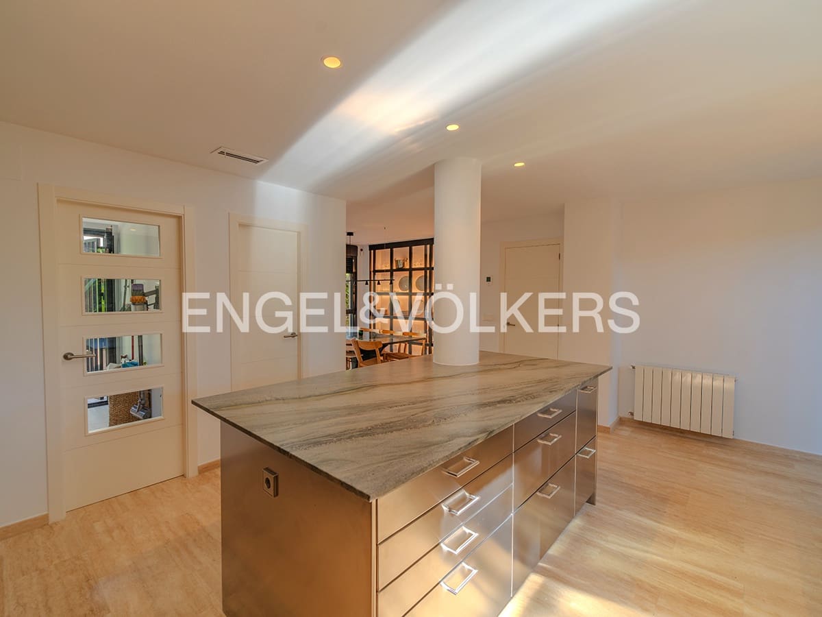 6 sypialnia Willa na sprzedaż w Miasto Alicante / Alacant z basenem garażem - 1 395 000 € (Ref: 9354495)