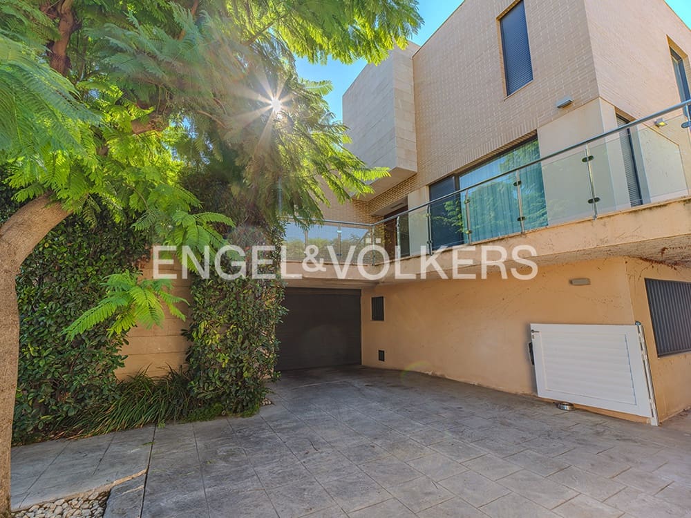 6 sypialnia Willa na sprzedaż w Miasto Alicante / Alacant z basenem garażem - 1 395 000 € (Ref: 9354495)