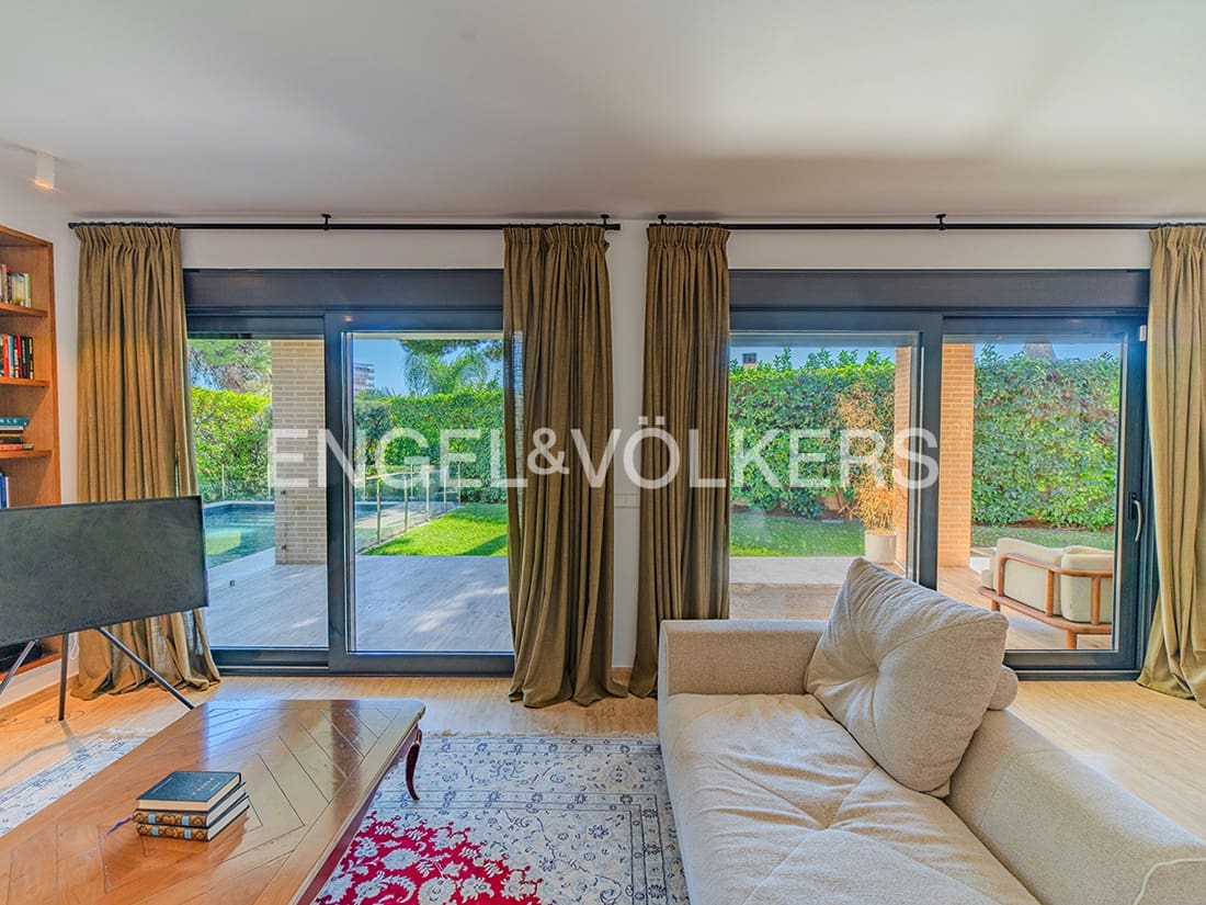 6 sypialnia Willa na sprzedaż w Miasto Alicante / Alacant z basenem garażem - 1 395 000 € (Ref: 9354495)