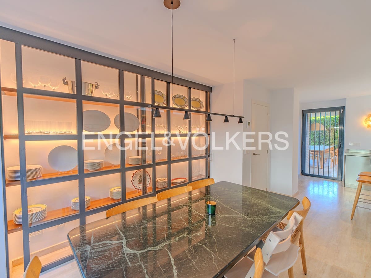 6 sypialnia Willa na sprzedaż w Miasto Alicante / Alacant z basenem garażem - 1 395 000 € (Ref: 9354495)